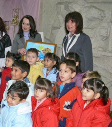 Родители и хакери били виновни за срива на детските градини