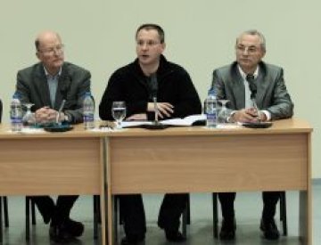 Тройната коалиция – правителството в сянка