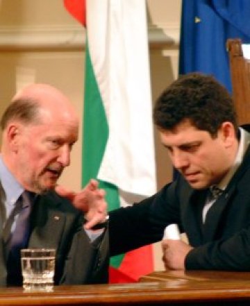 Милен се впи в царя, не го пуска за президент на ЕС