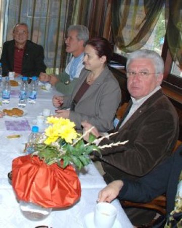 Доган празнува, а Петков - тъгува