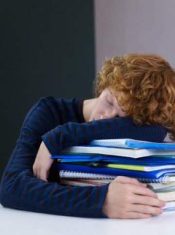 Хормон кара тийнейджърите да заспиват късно