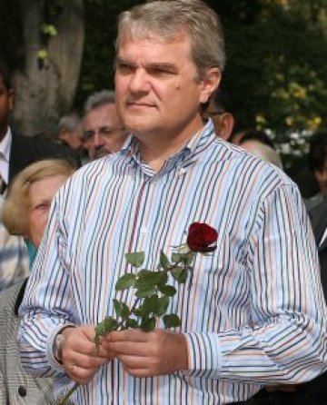 Представете си Румен Петков в пола, а сега и Сидеров
