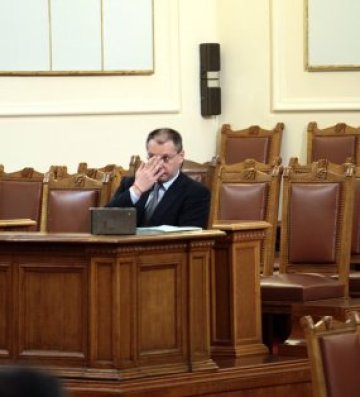 Сменят около петима министри, само зор да не даваме