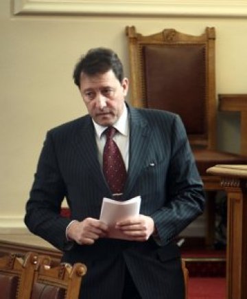 Ангел ще ръководи червените депутати