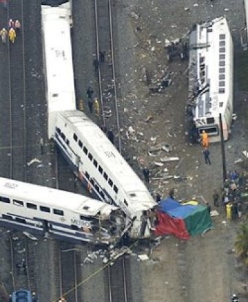 Влакова катастрофа в Китай отне живота на 66 души