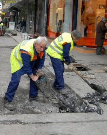 Кърпежите продължават