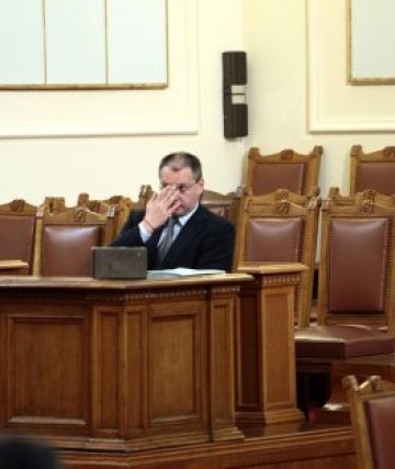 Парламент и изпълнителна власт не били достатъчни срещу корупцията