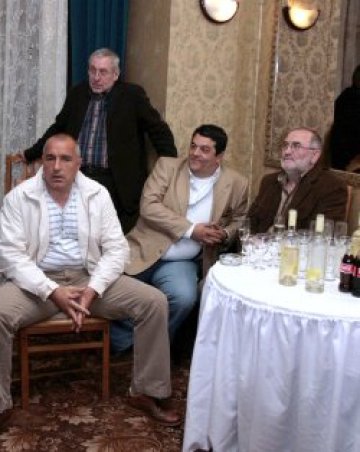 Бойко схруска Цонев на закуска