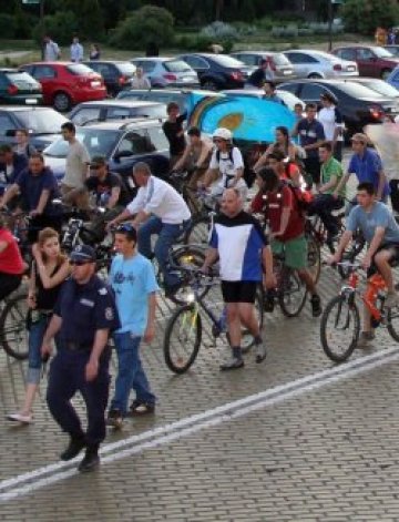 &quot;Време е да дишаме&quot;. Велосипедисти блокираха центъра на София