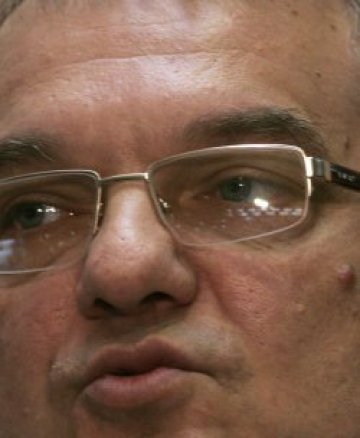 Абсурдно е!