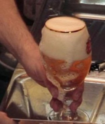 Фатална двойка упои и ограби жертвата си