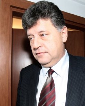Изритаха и шефа на митниците