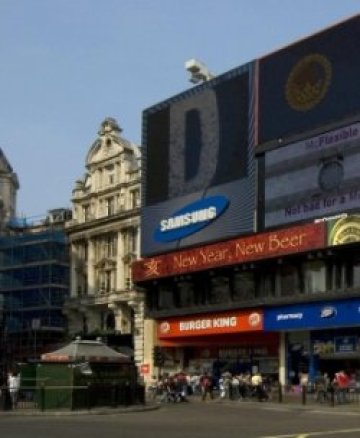 Лакшми Митал изкупува "улицата на милиардерите" в Лондон