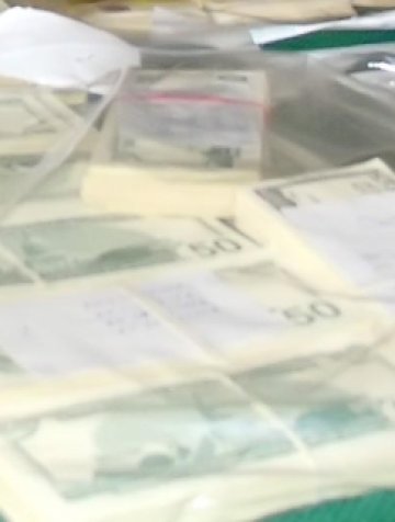 Фалшиви 100-доларови банкноти в Слънчев бряг