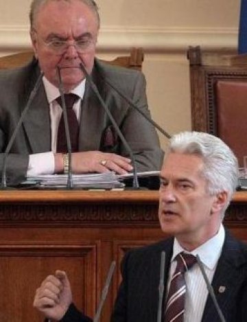 Сидеров отново атакува Станишев