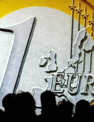 Първо размахаха пръст, после ни зашлевиха, сега ни спират джобните