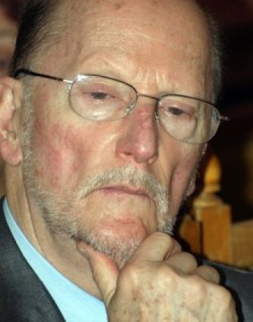 Царят брои до 24