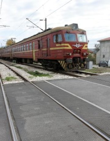 БДЖ ни свалят от вагоните, качват ни на автобуси