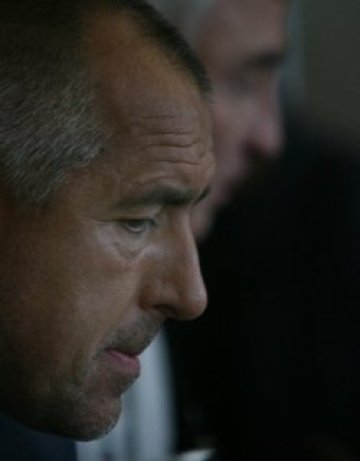 Борисов иска да измете Доган