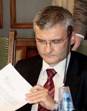 Почнаха да вадят кирливите ризи от ДАНС