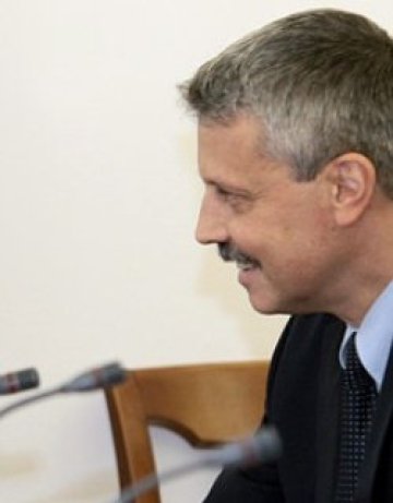 МВР шефове не знаят под какво слагат параф