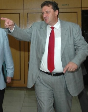 Мутафчиев си призна в Брюксел за забавяне на пътни проекти