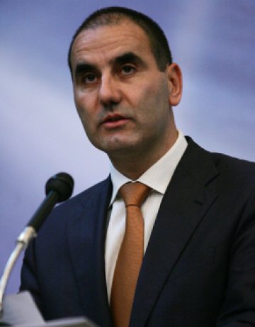 Щрак Станишев на портрет! Гарантирано от Цветанов