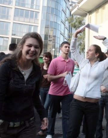 Столично училище: 62% от 12-и клас кръшкат от час