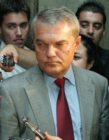 Обвиниха Румен Петков, може да иде в затвора за 2 години