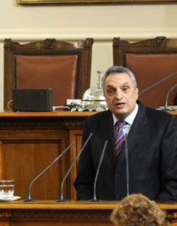 ДСБ поиска предсрочни избори
