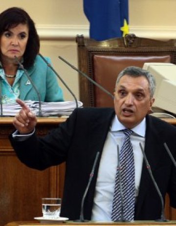 Костов вещае зла финансова прокоба за България