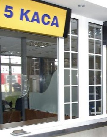 По 450 лв. за костюми на 10 хиляди чиновници