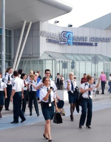 Бурята срина част от покрива на летище София