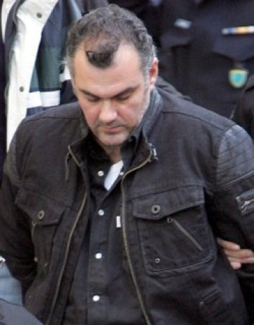 Едва тримесечна служба. Това е полицаят, убил младежа в Атина