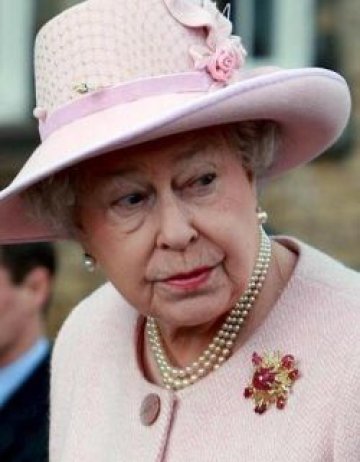 И кралиците са грижовни баби