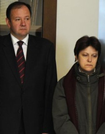 Дончева: МВР гледа през реката в бардака &quot;При Цура&quot;