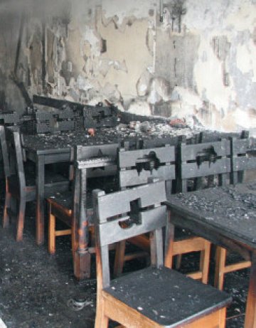 Горя търговски център "Сани" в Пловдив