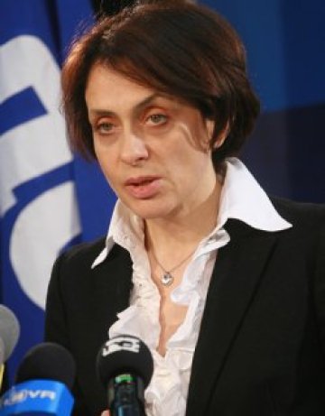 Михайлова: Има криза на управлението в България