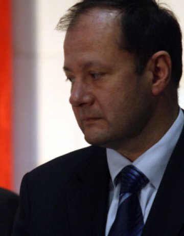Миков: Полицаи не са били мирни граждани