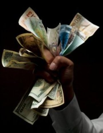 Половин милион гърци "живеят, за да изплащат кредити"