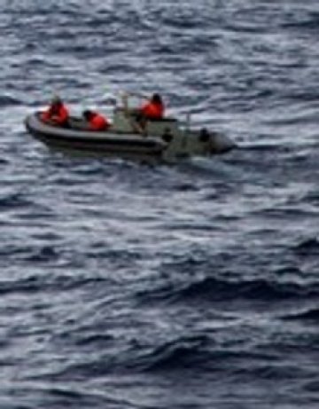 Да оцелееш месец в океана... в сандък за лед