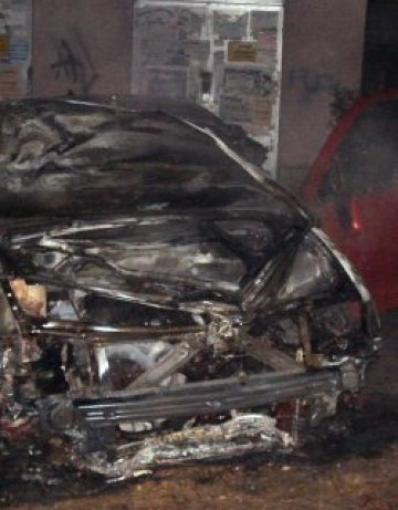 Пожар овъгли автомобил в столичния квартал Лозенец
