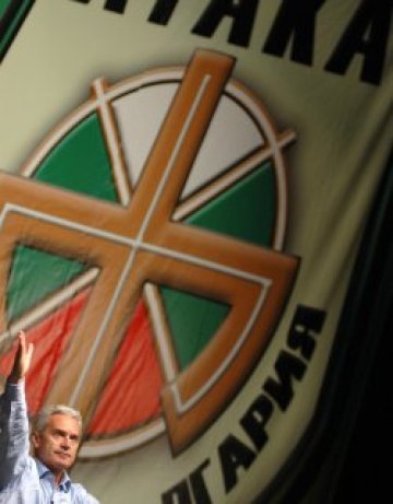 Шестимата атакисти: Оставаме!