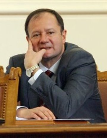 Нито със задна, нито с предна... дата. Пари в МВР няма