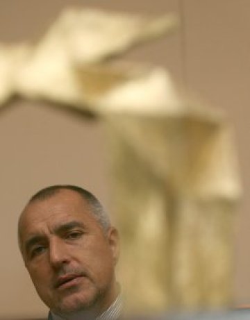 Брюксел слуша "материала" на Борисов