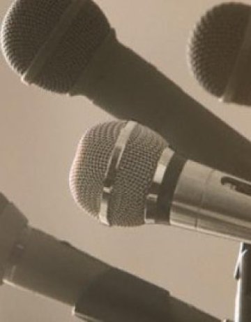 Табели в ЕК: Внимание, слухтящи журналисти!