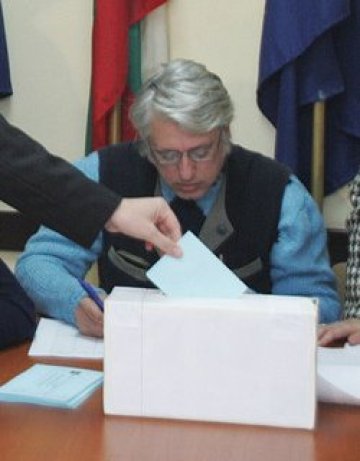 НДСВ пак повтори: По-скъпо ще е да има две дати за изборите