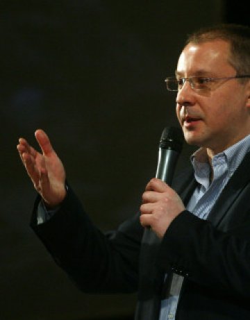 Спрете с глупостите, Орешарски остава!