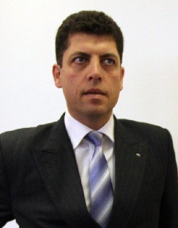 Велчев: Орешарски е стожер на стабилните финанси