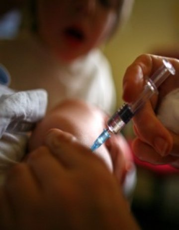 Проучват връзката между аутизма и ваксините